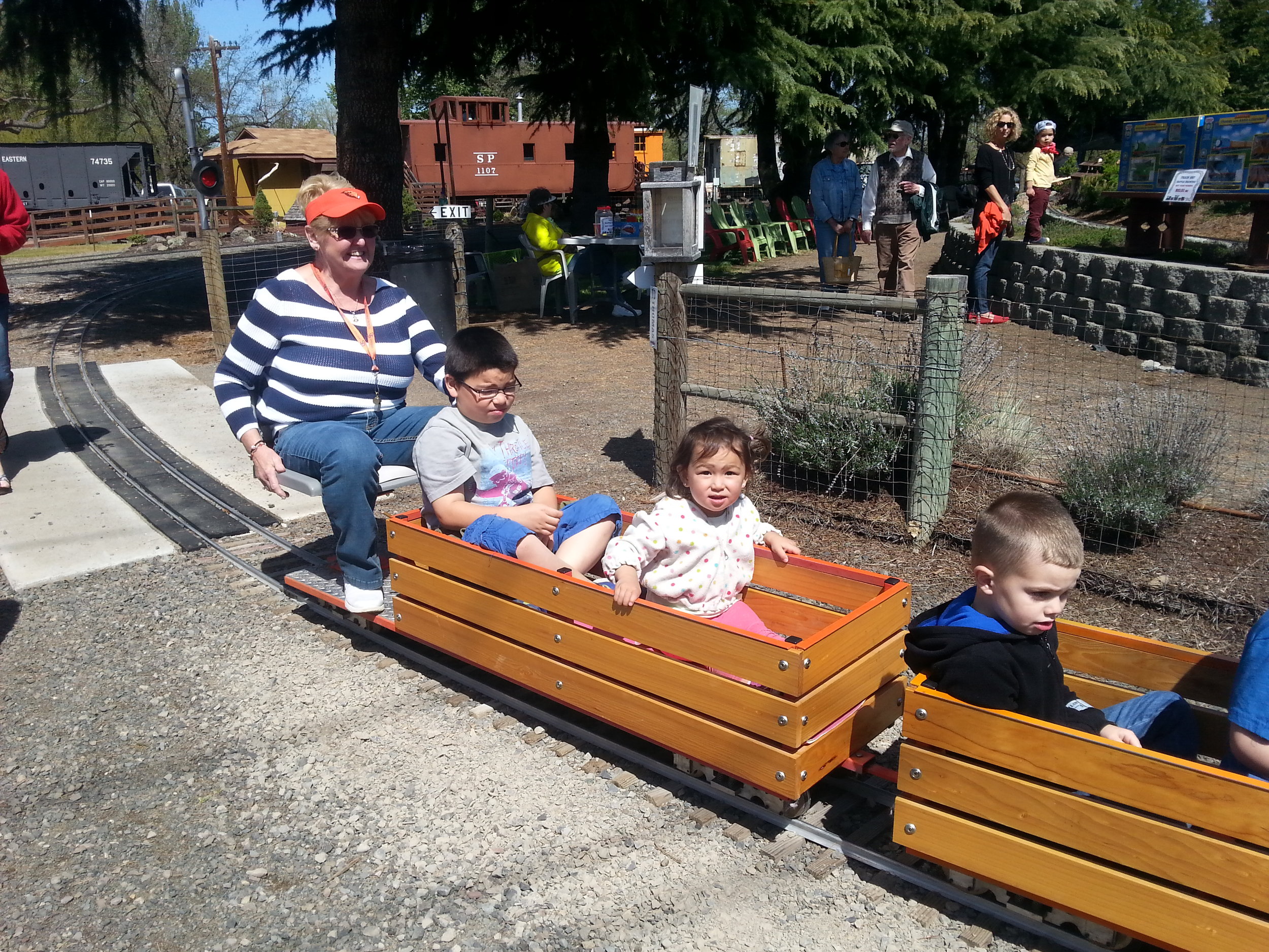 MEDFORD RAILROAD PARK - FREE FUN FOR THE WHOLE FAMILY - What to do in Southern Oregon- Things to do - Where to Have Birthday Parties