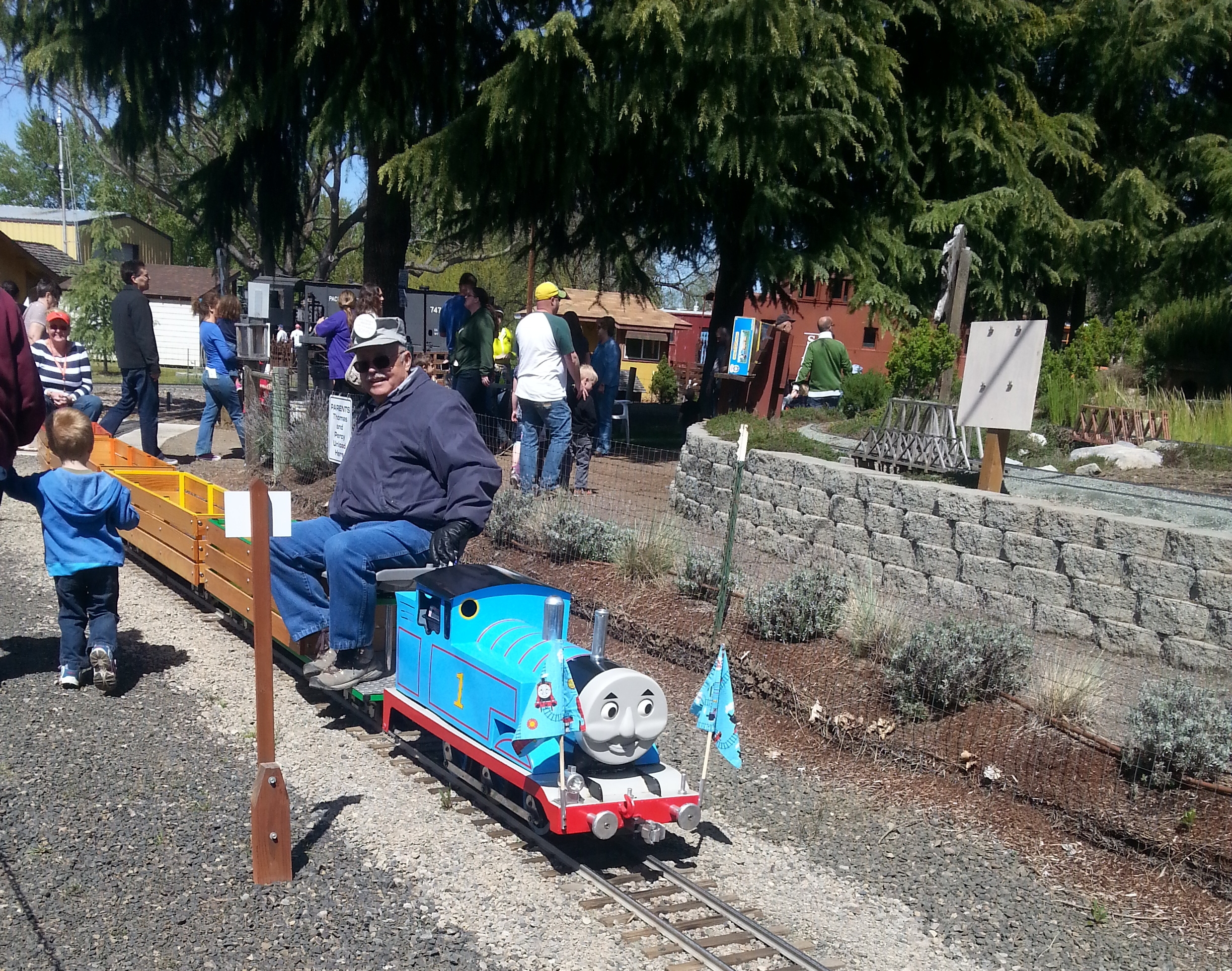 MEDFORD RAILROAD PARK - FREE FUN FOR THE WHOLE FAMILY - What to do in Southern Oregon- Things to do - Where to Have Birthday Parties