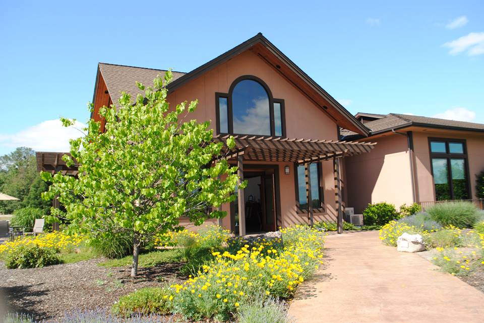 ROAM THE ROGUE - Seven Wineries, One Day - What to do in Southern Oregon - Things to do - Wine Tasting - Upper Rogue Wine Trail - Folin Cellars