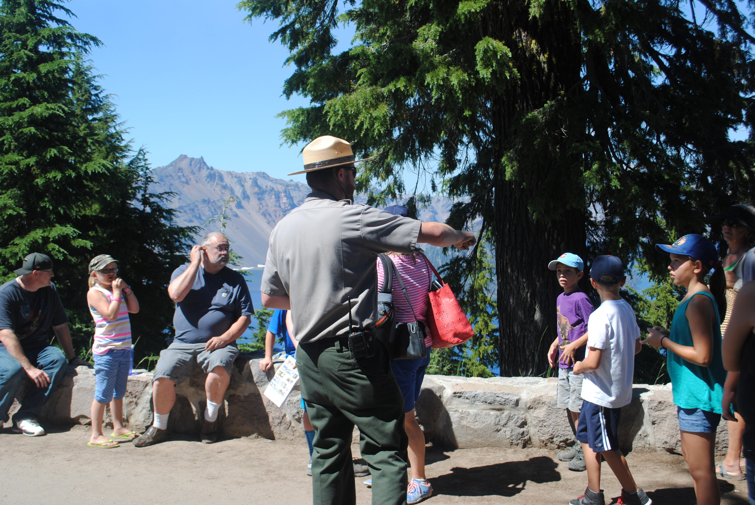 CRATER LAKE - What to do in Southern Oregon - Summer - Things to do - Kids - Hiking - Junior Rangers