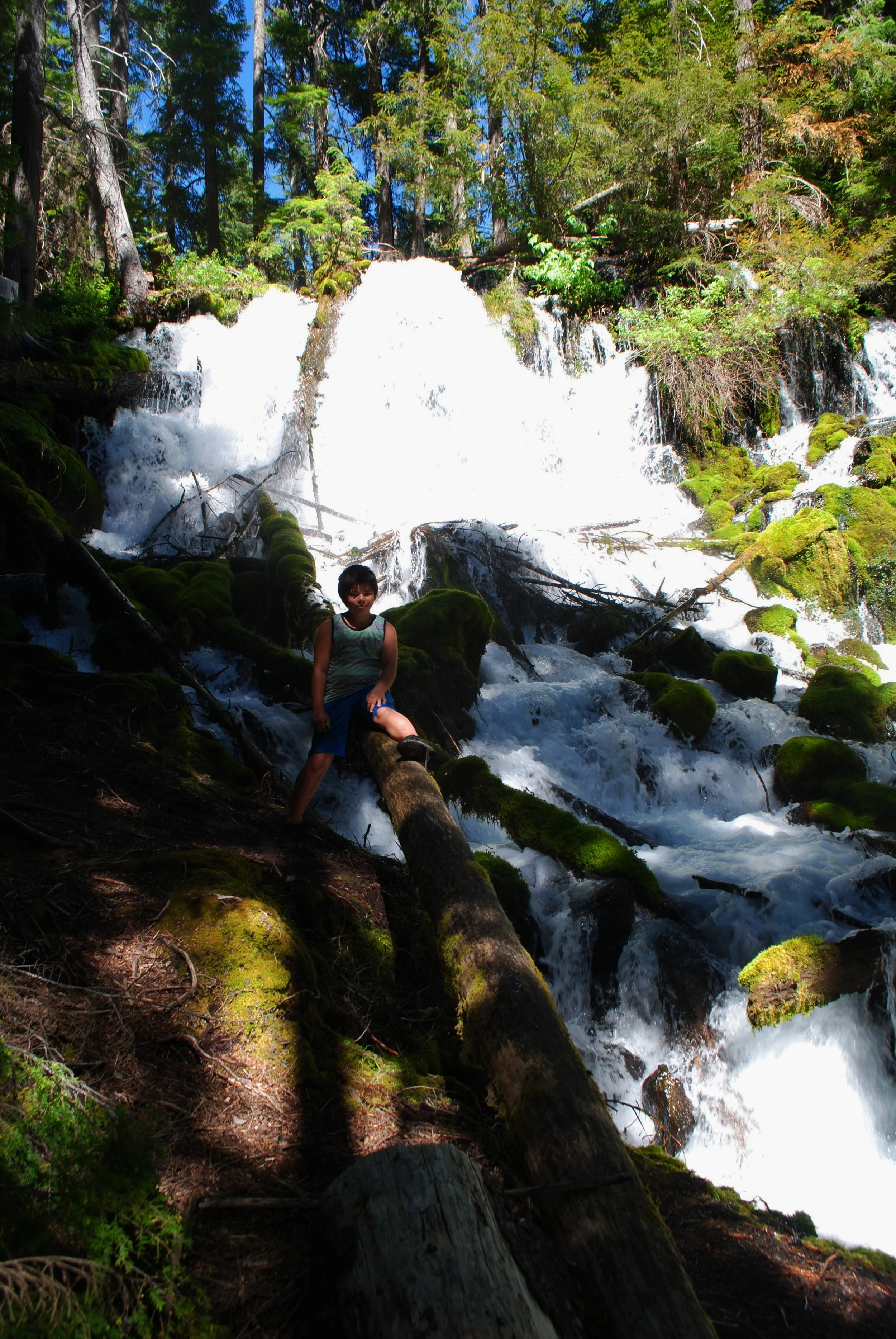 FOUR WATERFALLS, ONE DAY - HIKING ADVENTURES WITH KIDS - What to do in Southern Oregon - Things to do - Douglas County - Clearwater Falls