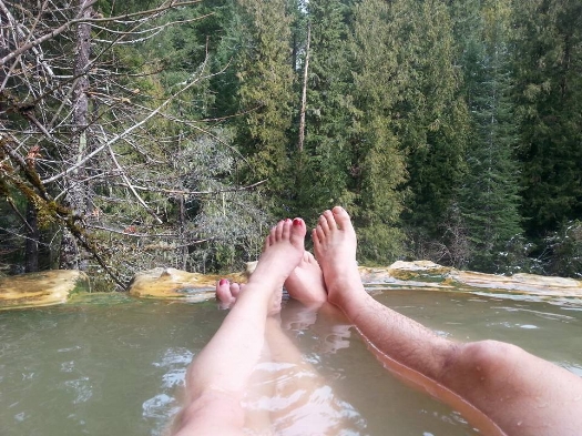 UMPQUA HOT SPRINGS - 17 SOUTHERN OREGON ADVENTURES YOU DO NOT WANT TO MISS - What to do in Southern Oregon