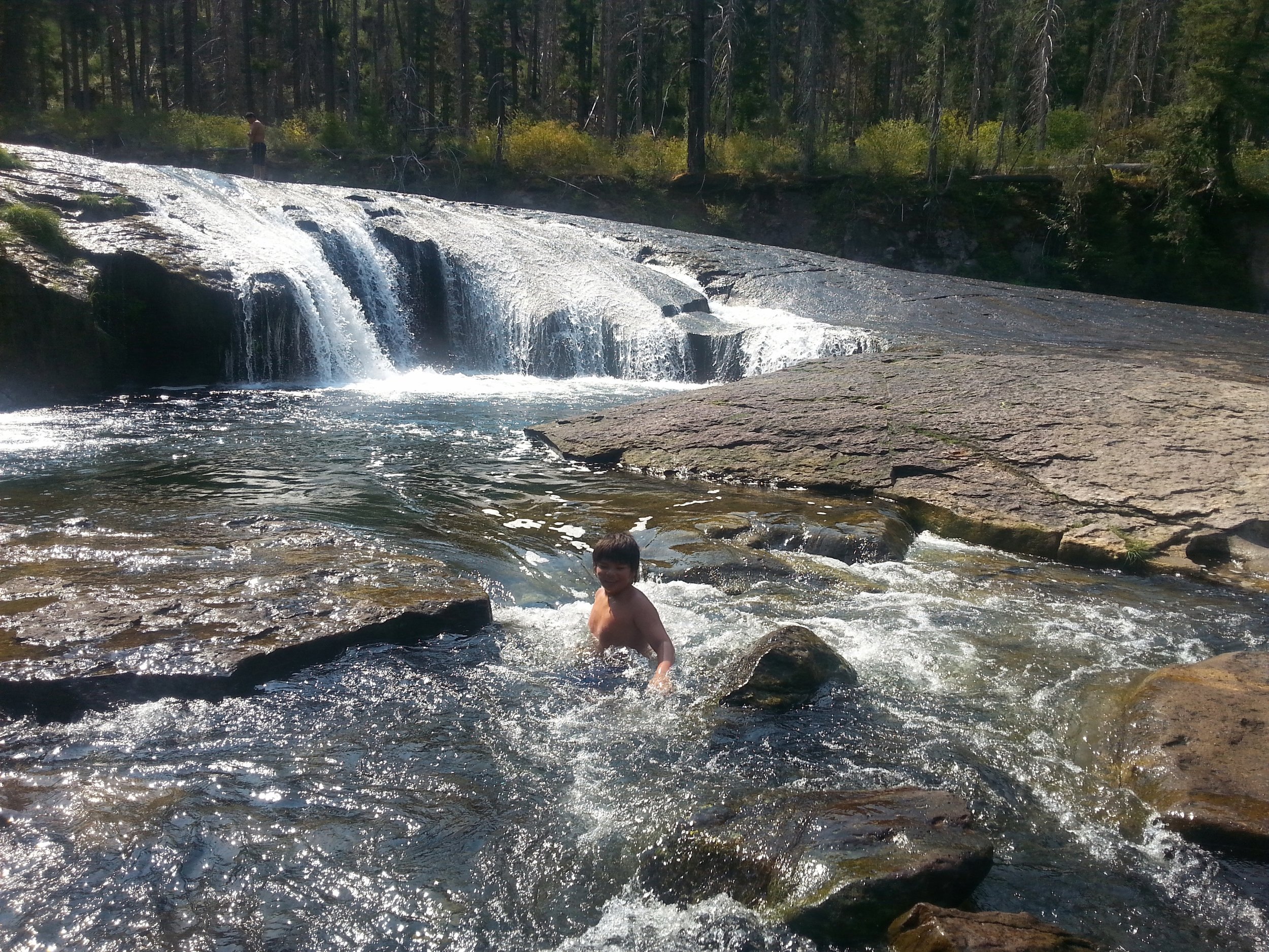 SOUTH UMPQUA FALLS NATURAL WATER SLIDES - What to do in Southern Oregon - Fun with Kids - Outdoor Adventures