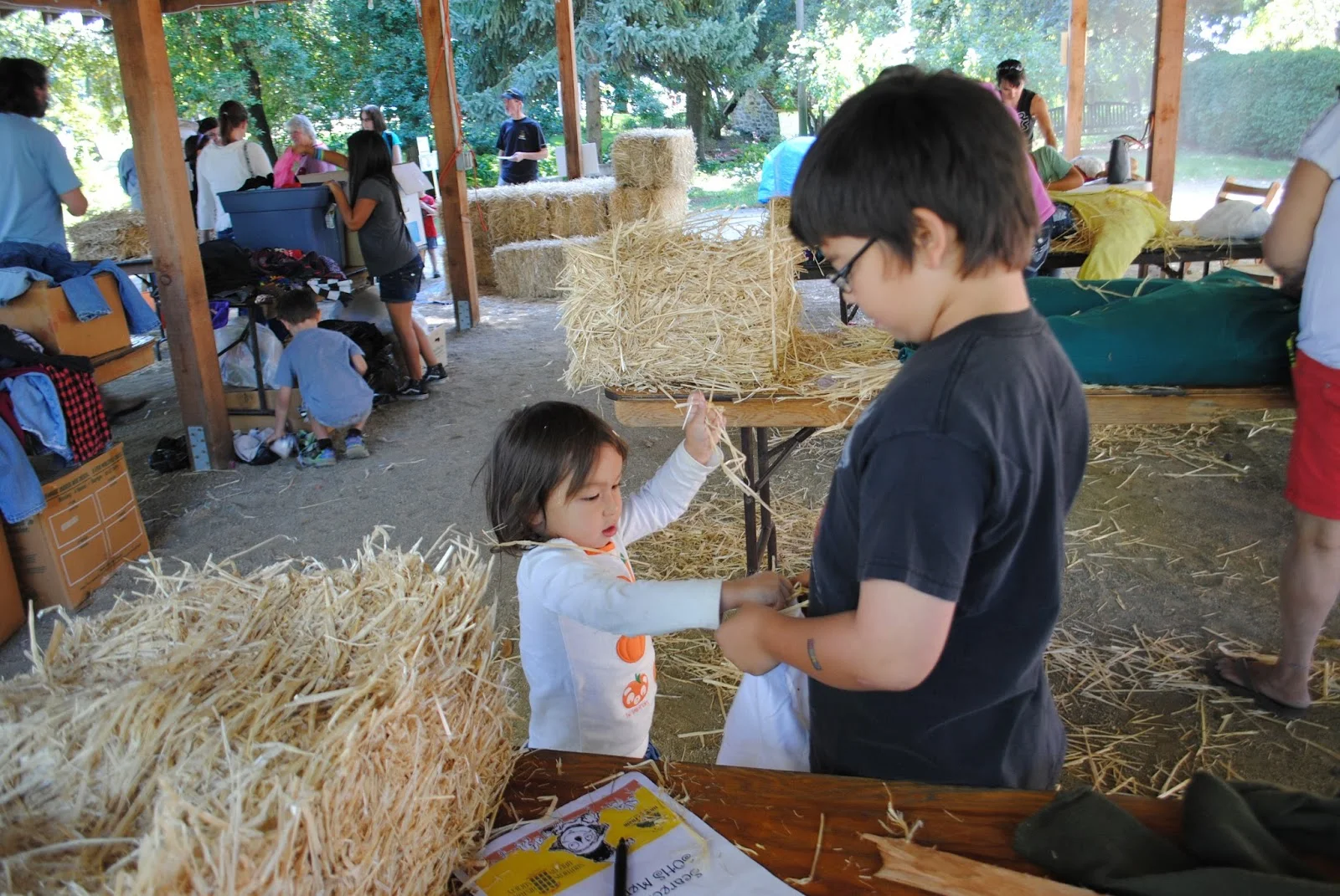 HANLEY FARM SCARECROW FESTIVAL - FALL - Pumpkin Painting - Kids - What to to do in Southern Oregon