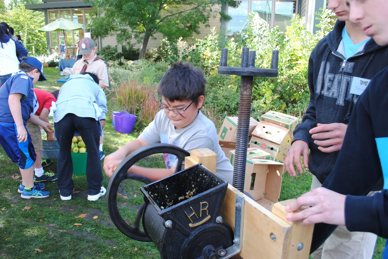 TALENT HARVEST FESTIVAL  & RUN - What to do in Southern Oregon - Kids - Family - Fall