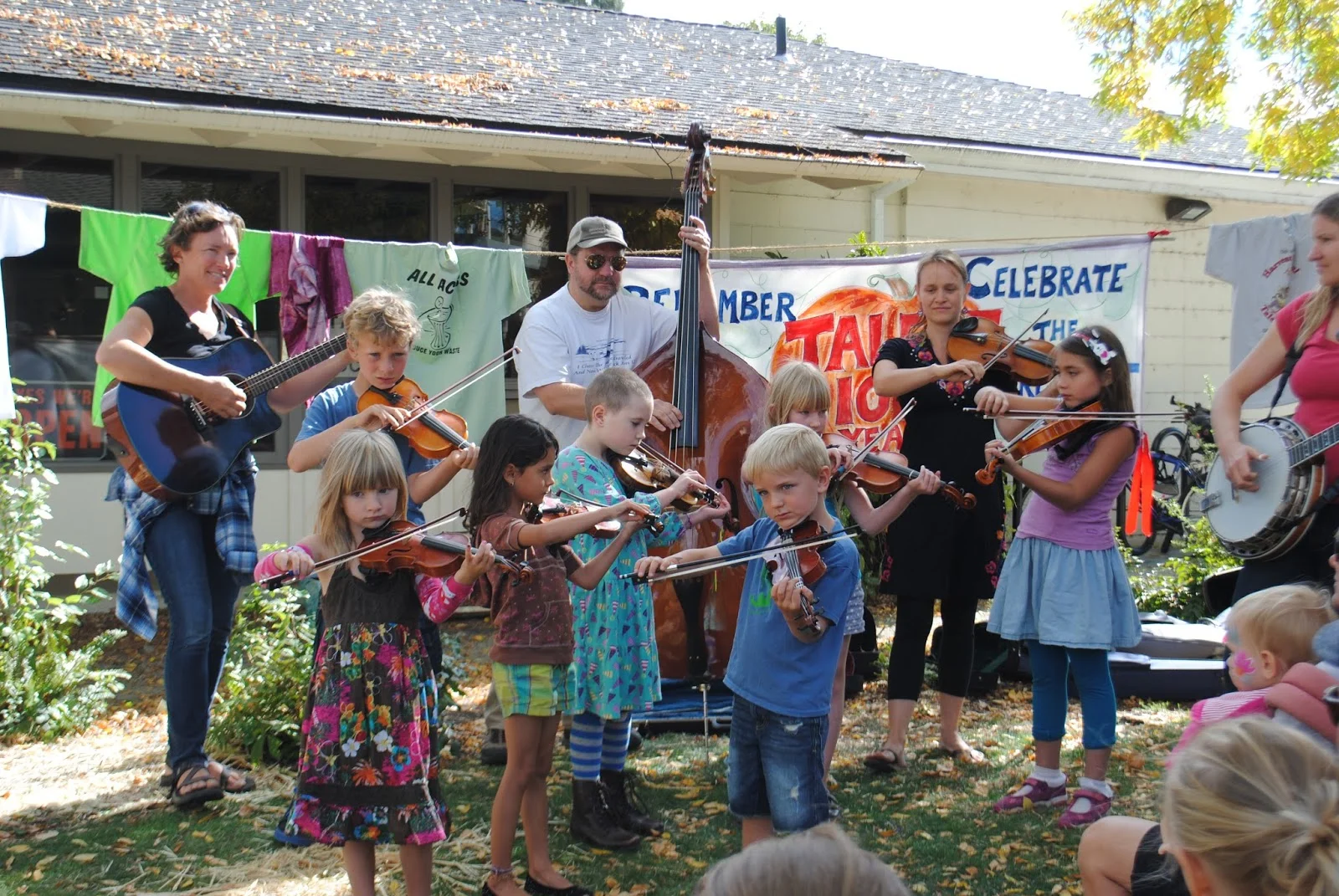 TALENT HARVEST FESTIVAL  & RUN - What to do in Southern Oregon - Kids - Family - Fall