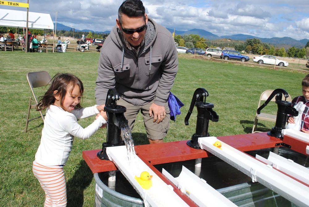 Fort Vannoy Farms Harvest Festival - Grants Pass, Oregon - Josephine County - Rogue Valley - Southern Oregon - Fall - Autumn - Pumpkin Patch - Corn Maze - Hayrides  - What to do in Southern Oregon