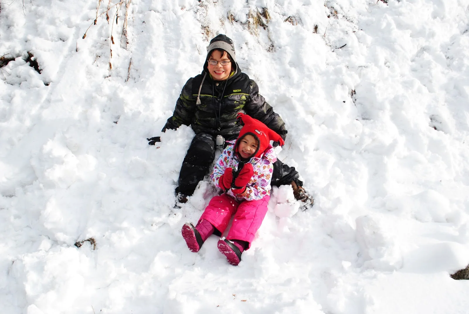 CHRISTMAS TREE HUNTING IN SOUTHERN OREGON - What to do in Southern Oregon - Travel Oregon - Snow