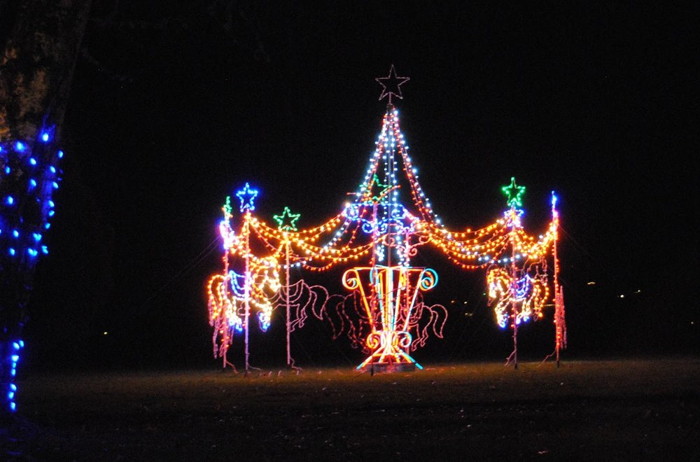UMPQUA VALLEY FESTIVAL OF LIGHTS - Roseburg - Christmas Lights Trail - What to do in Southern Oregon 4.JPG