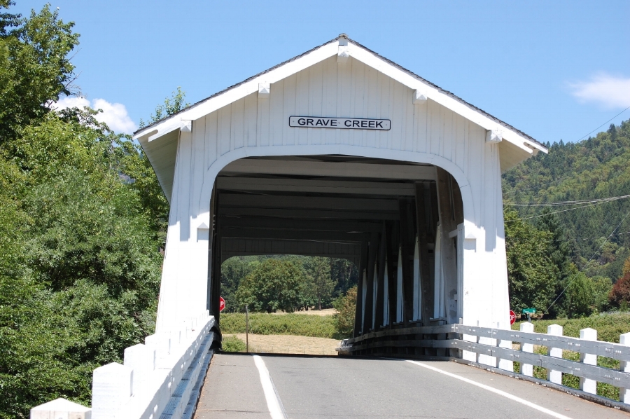 Grave Creek Bridge - What to do in Southern Oregon - Wolf Creek Inn