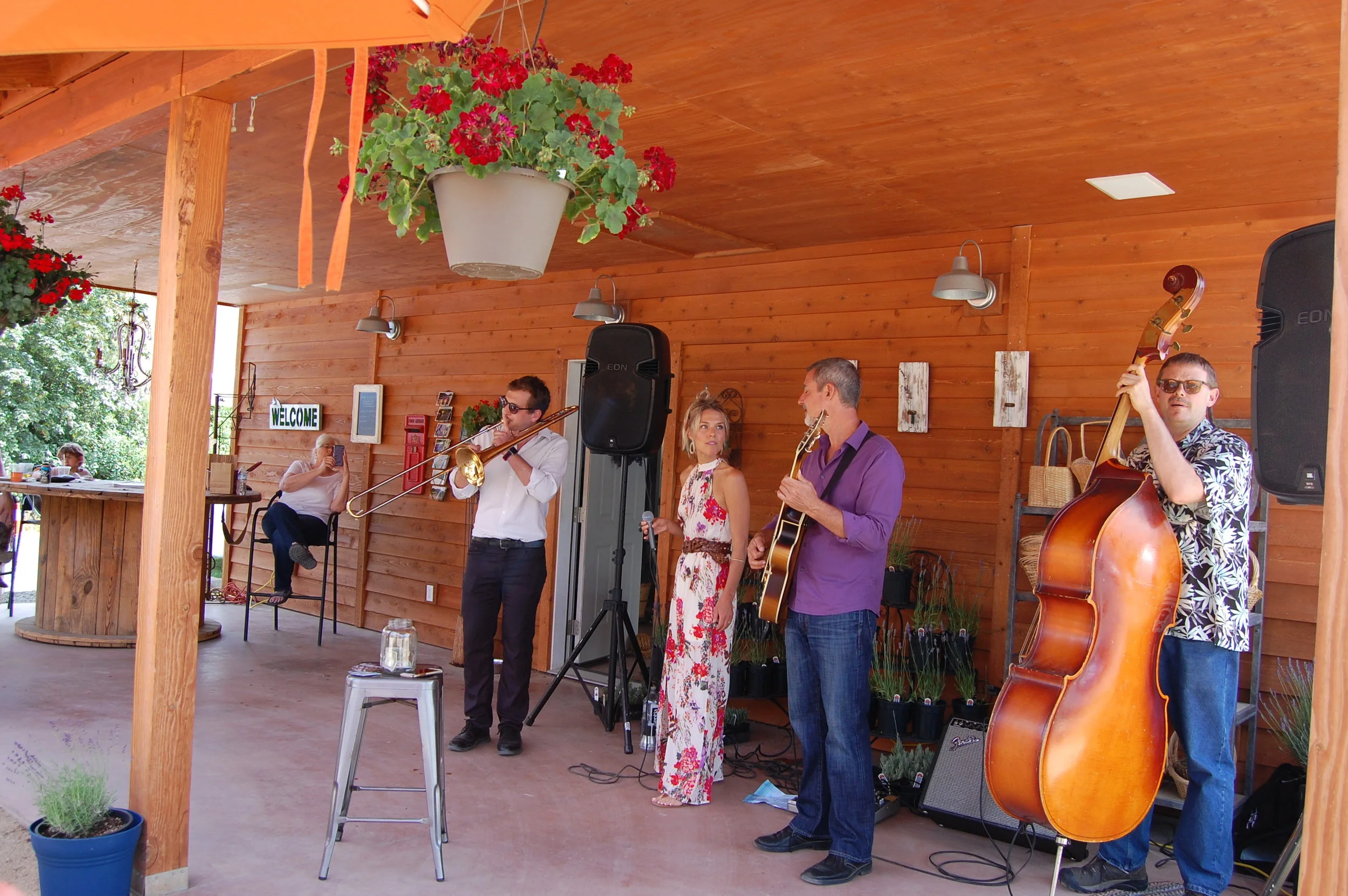 THE ENGLISH LAVENDER FARM - SOUTHERN OREGON LAVENDER FESTIVAL