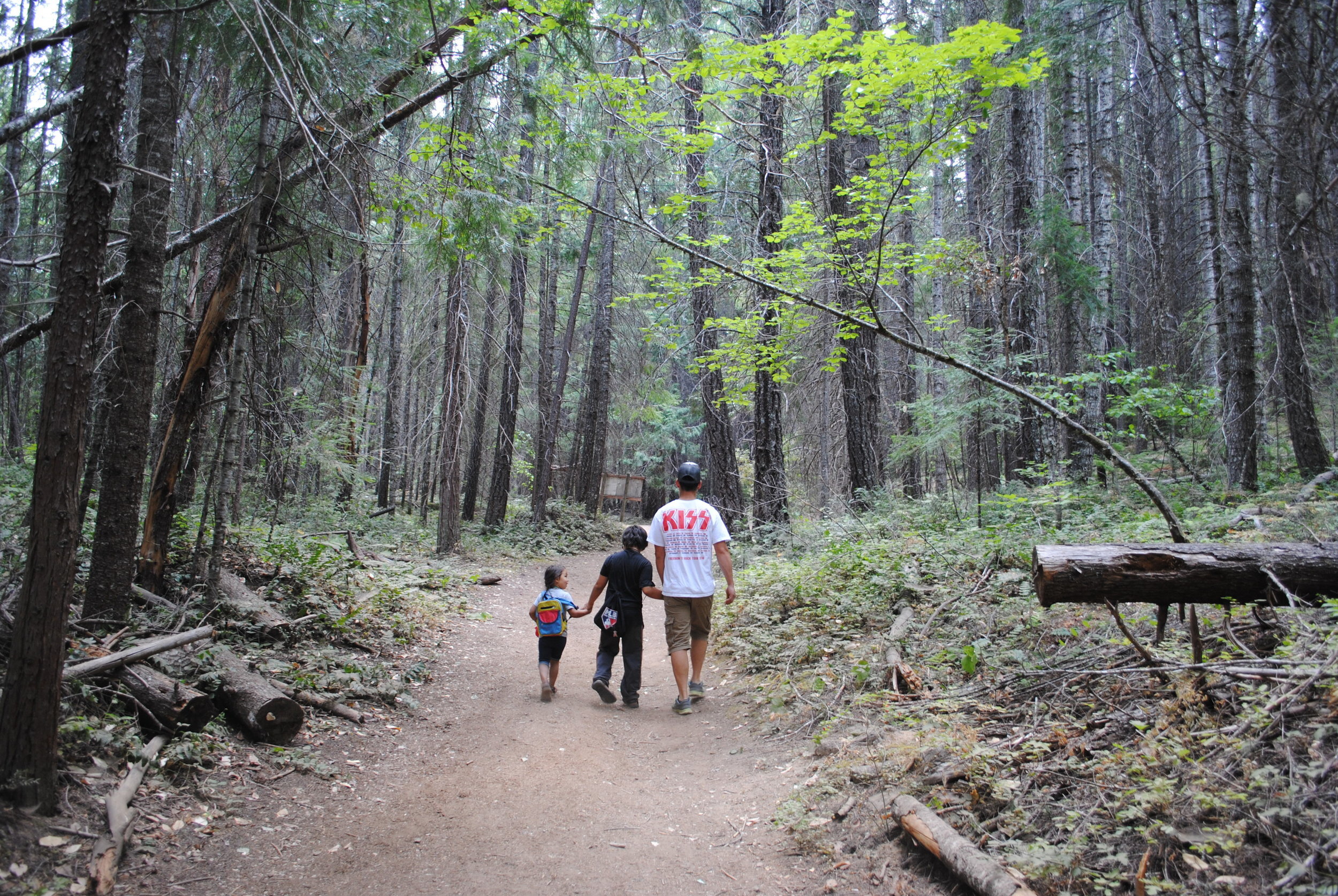 8 KID-FRIENDLY HIKES IN THE ROGUE VALLEY