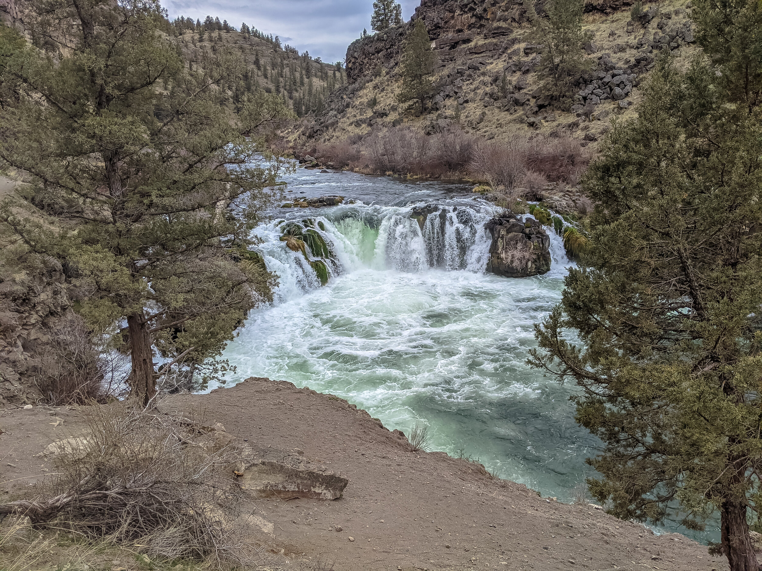 HIKES NEAR BEND - STEELHEAD FALLS