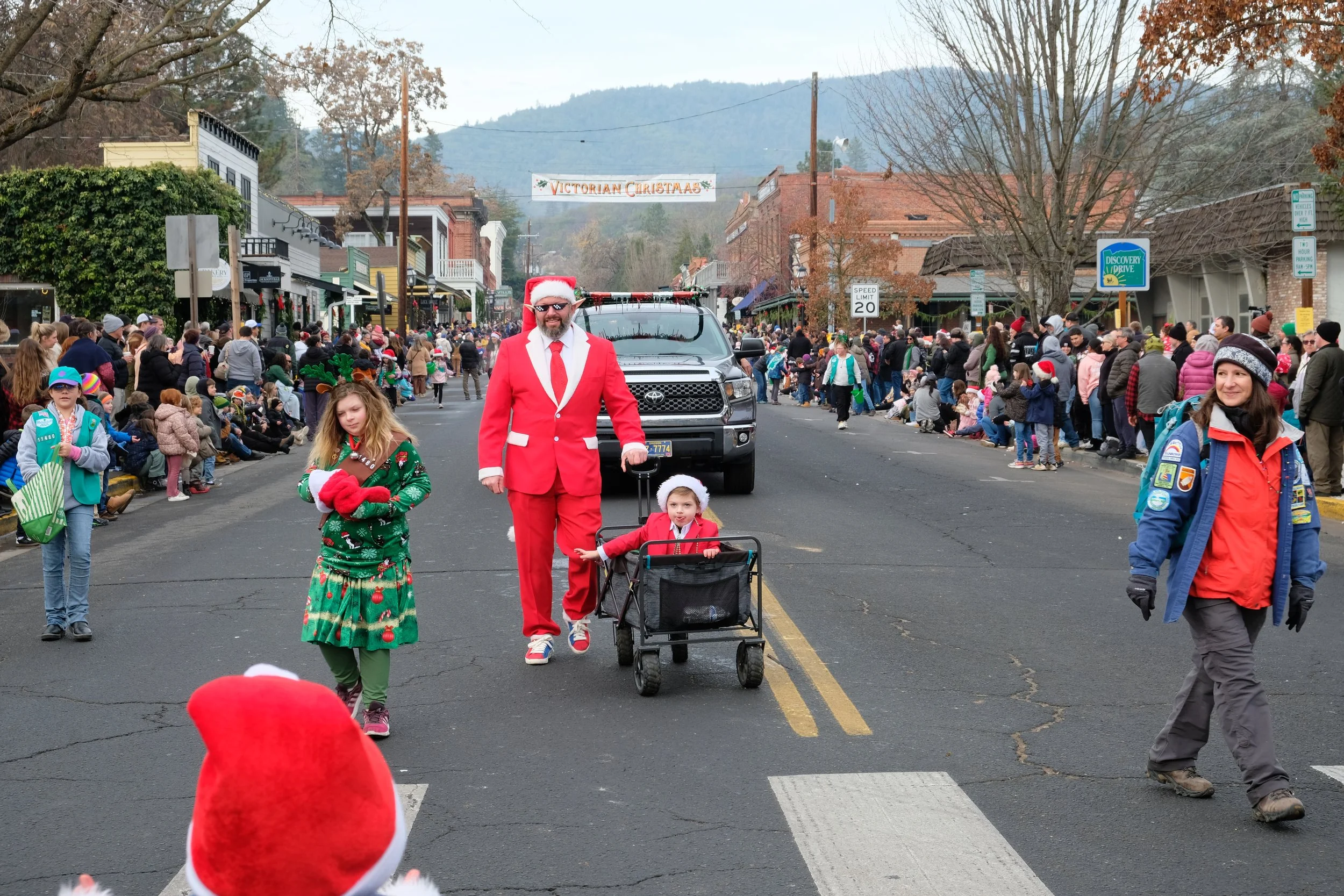 2024 Jacksonville Victorian Holiday Parade (197).JPG
