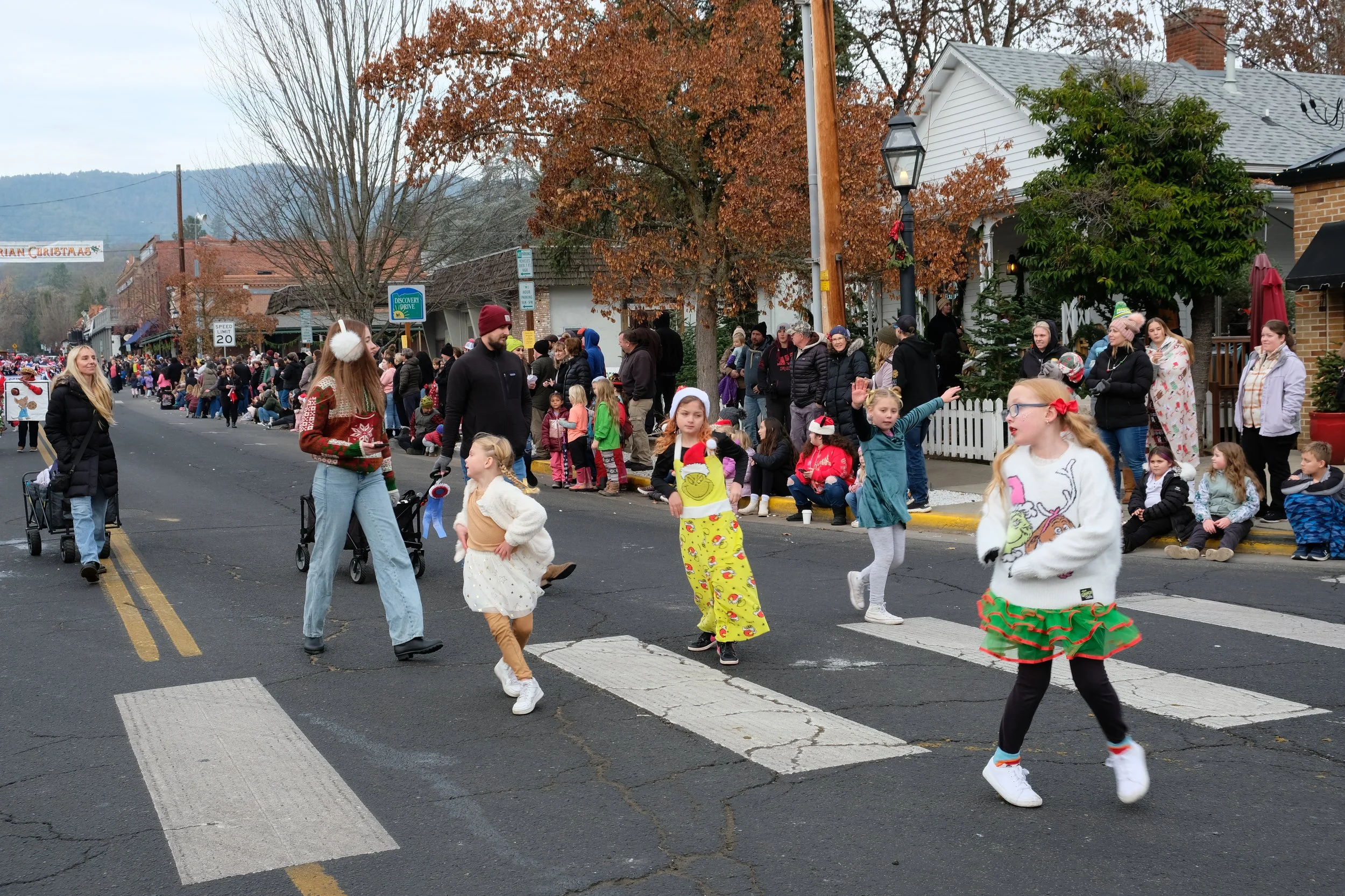 2024 Jacksonville Victorian Holiday Parade (206).JPG