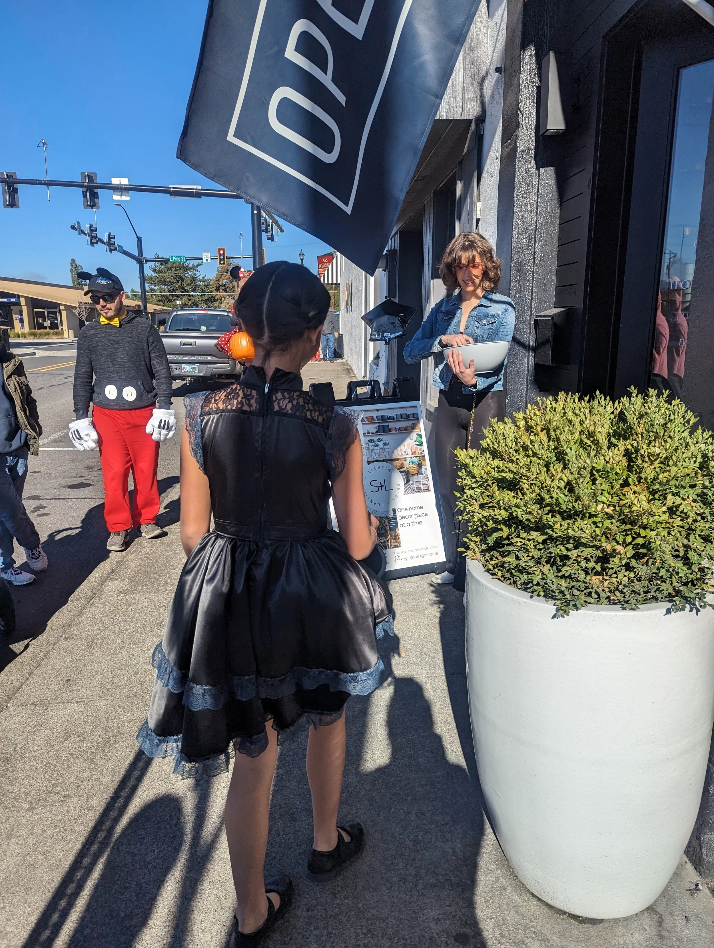 Central Point Halloween - Trick or Treat Treasure Hunt - Liam's Trunk or Treat - 
