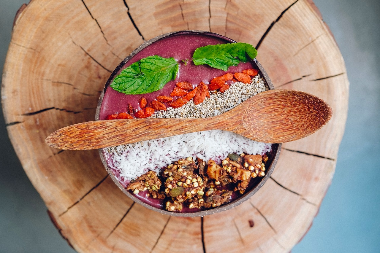 Legit, non-Americanized Açai Bowl (Image courtesy Pixabay)