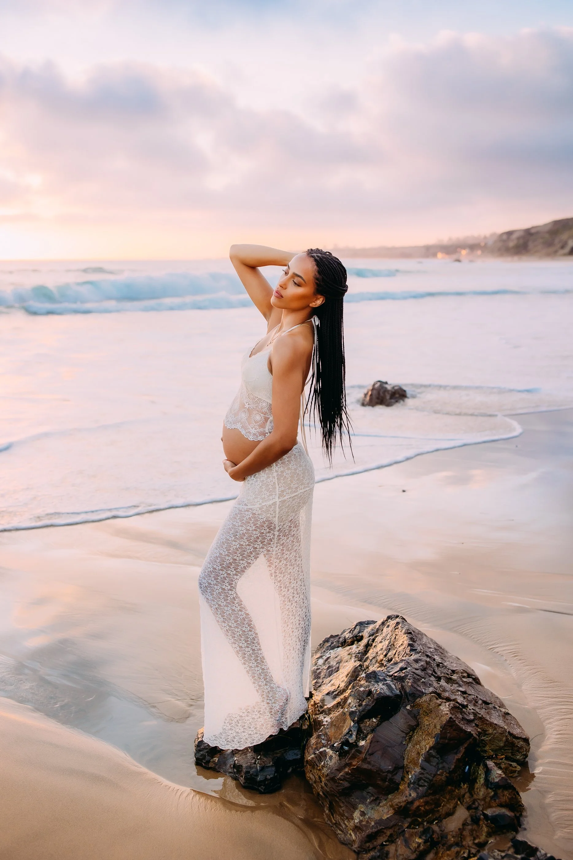 maternity photo session in Newport Beach, California at sunset