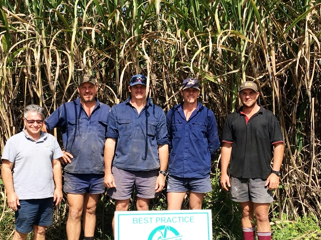 Nick Stipis (L) with recently accredited growers (L-R: Anthony Johnson, Tim Murphy, Paul Johnson, Stephen Johnson).