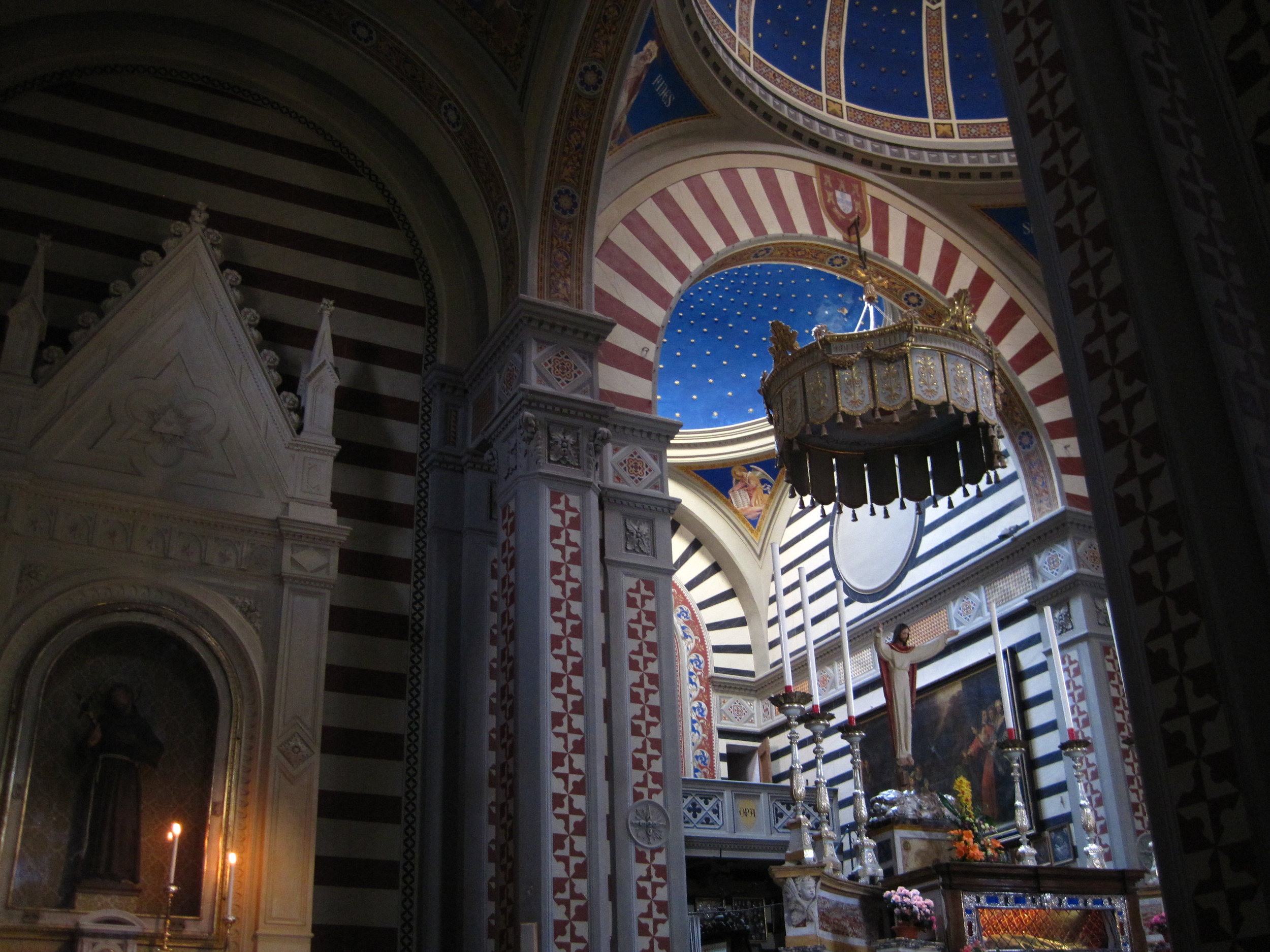 Basilica di Santa Margherita, Santa Margherita Basilica