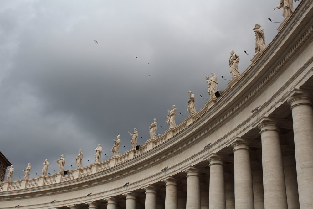 statues at St. Peter's Basilica, Basilica di San Pietro