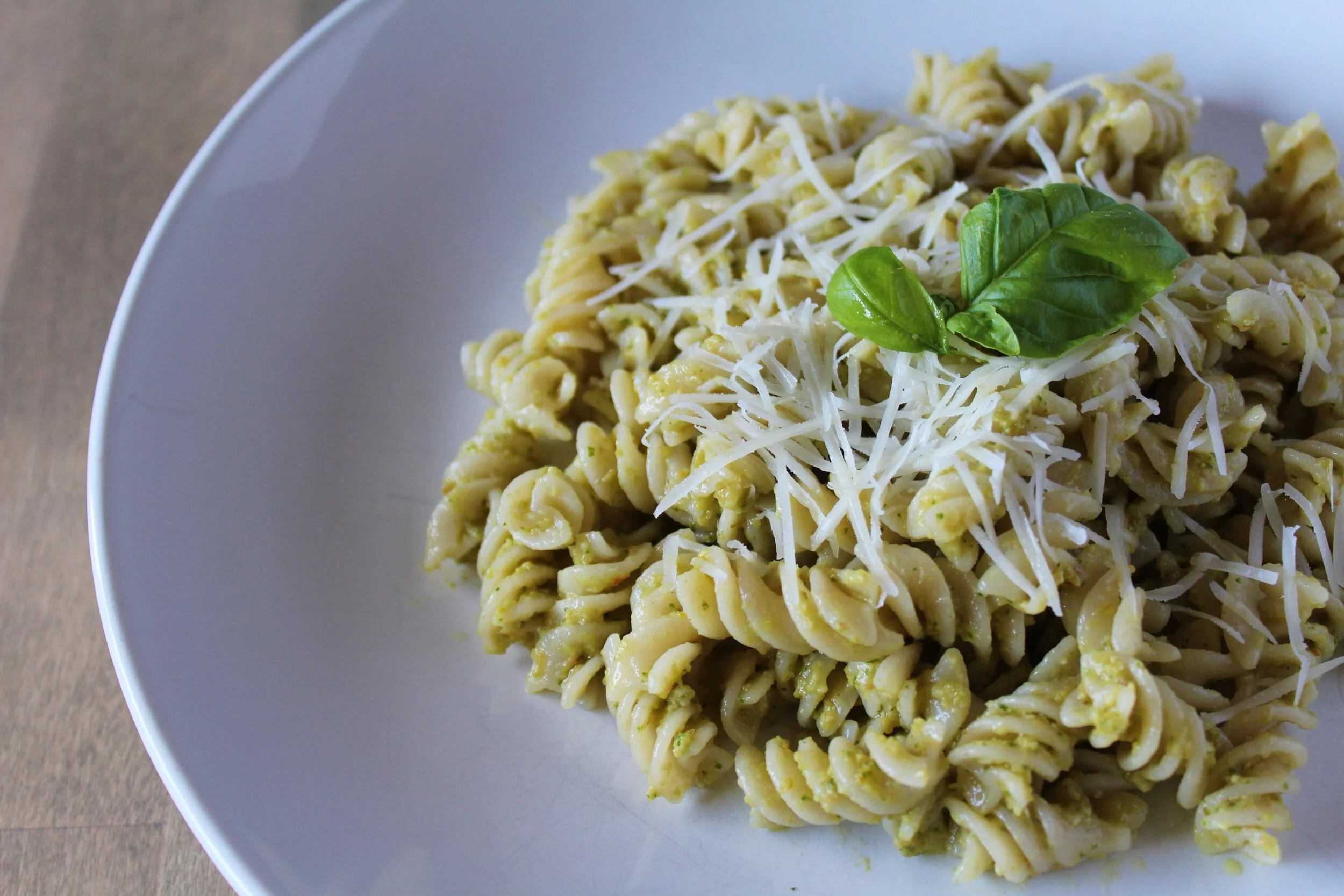 Marinated Olive &amp; Basil Pesto Sauce - and 10 different ways to use it!