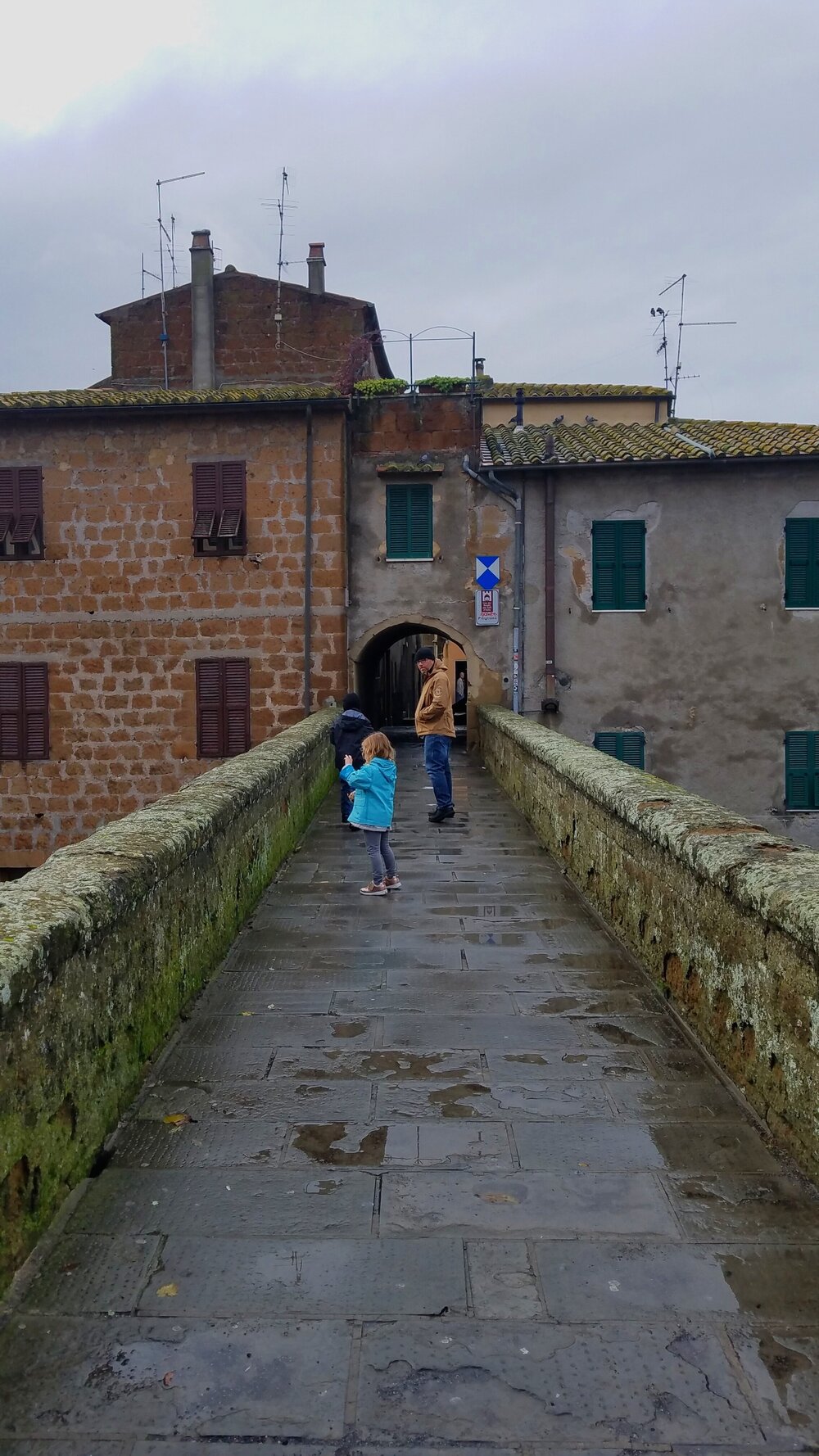 Bridge connecting the historic center from Via Marconi