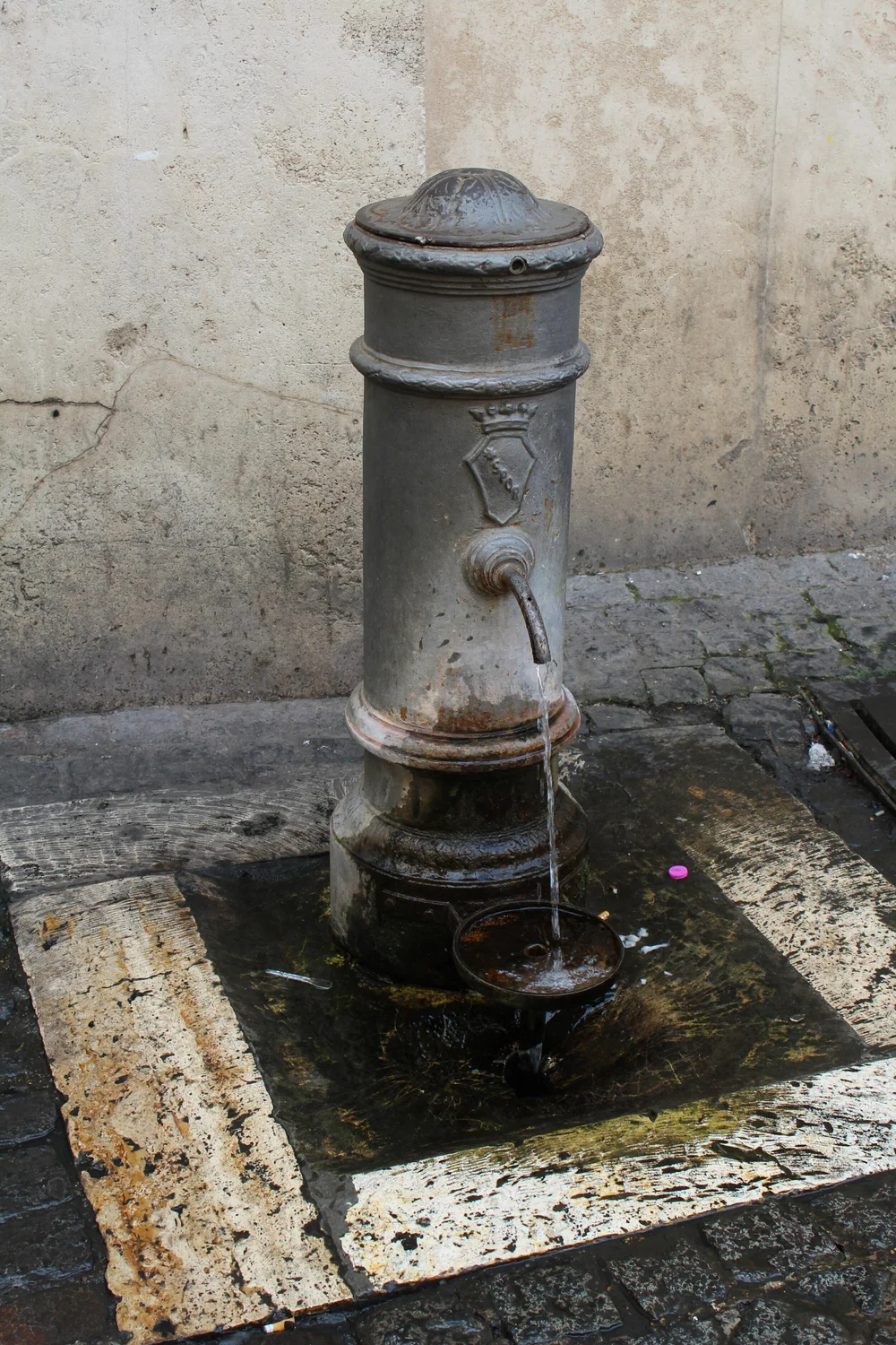 Piazza di Pietra - Rome