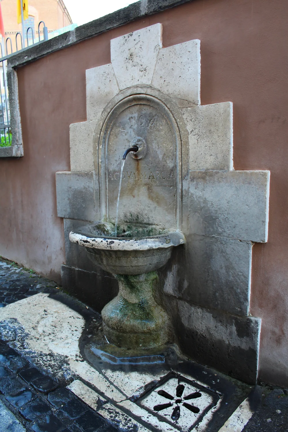 La Fontana dell’Acqua Marcia - Rome
