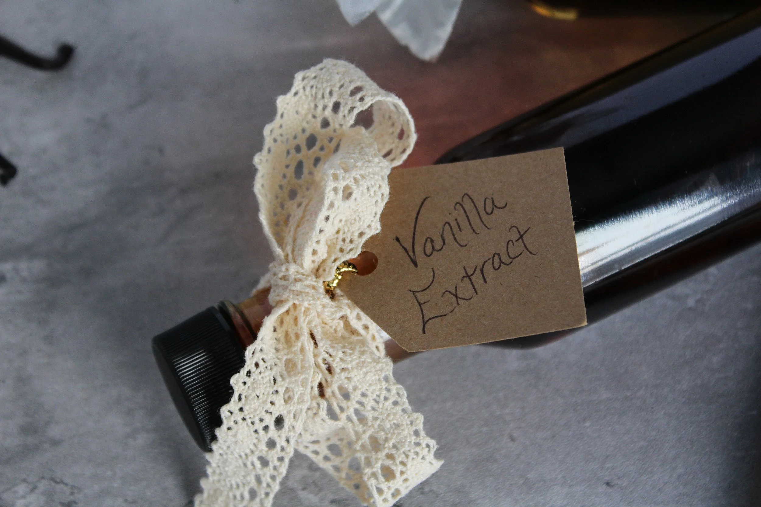 DIY Homemade Vanilla Extract 