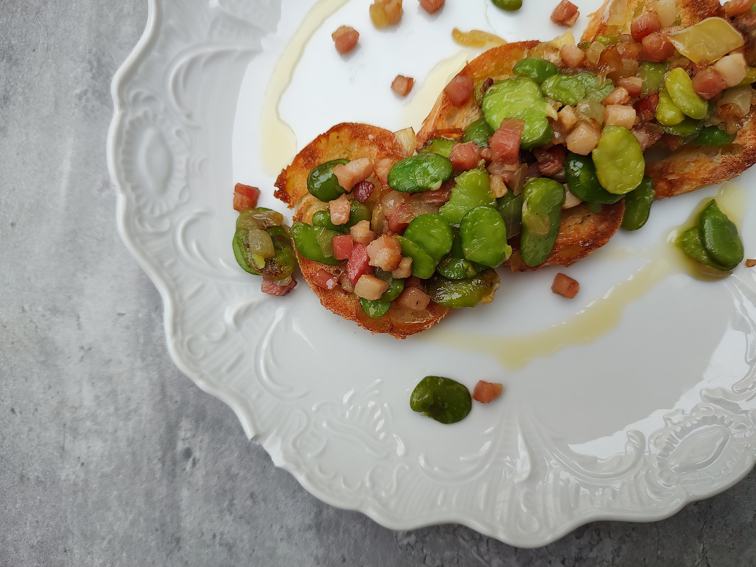 Fava Bean &amp; Pancetta Crostini