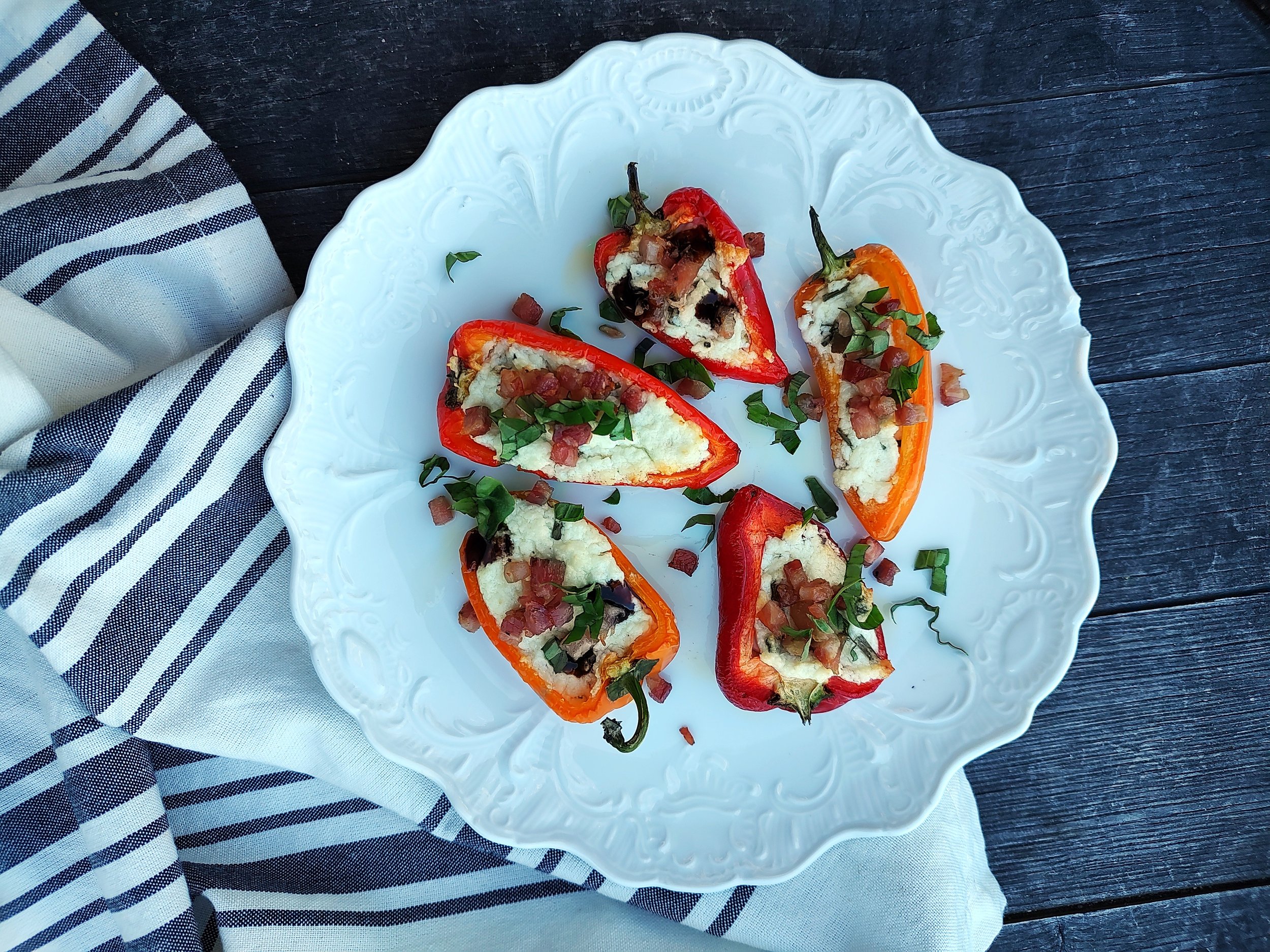 Cheese Stuffed Mini Bell Peppers - Peperoni Ripieni di Formaggio