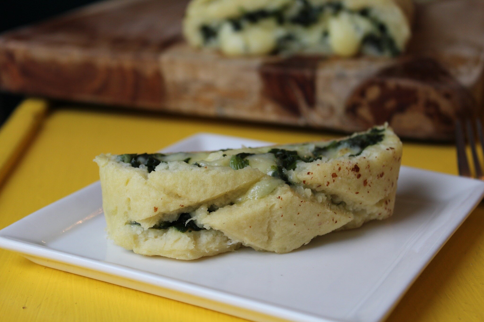✨Recipe Post✨

Cheesy Potato And Spinach Roll - Rotolo di Patate, Spinaci e Formaggio

This is such a delicious treat...and it feels perfect for this time of year too! It would make a wonderful addition to an Easter lunch :)

Recipe on my blog LifeLe