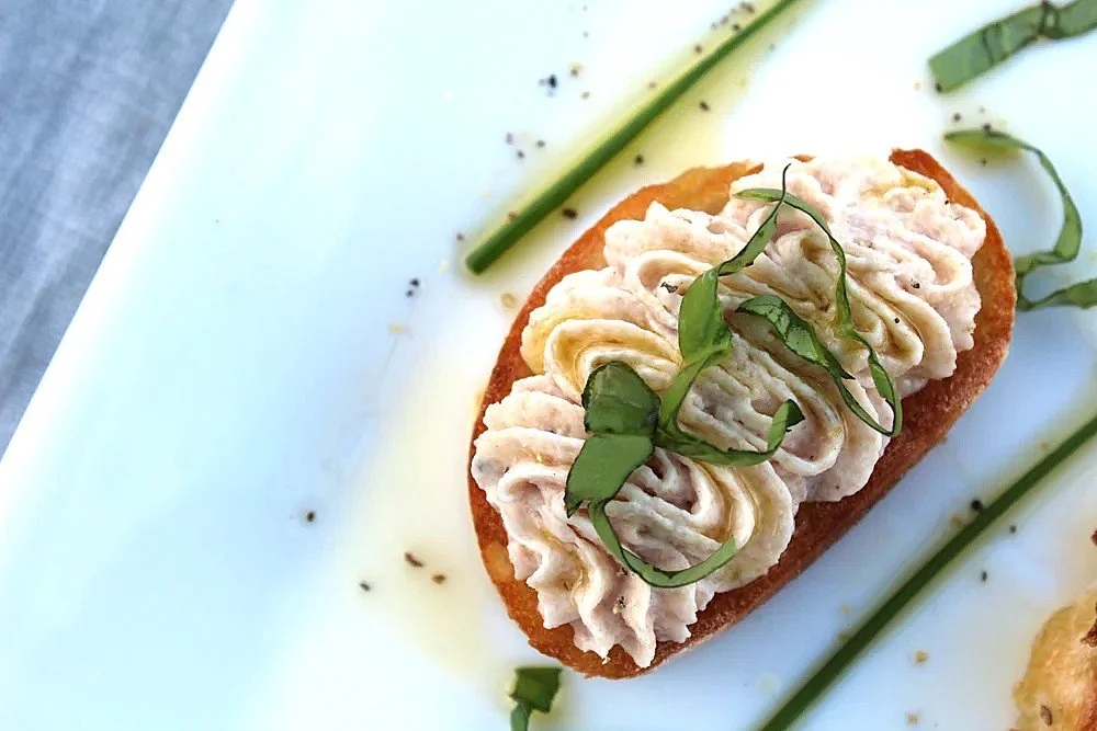 5 Simple and Delicious Holiday Crostini Recipes #1