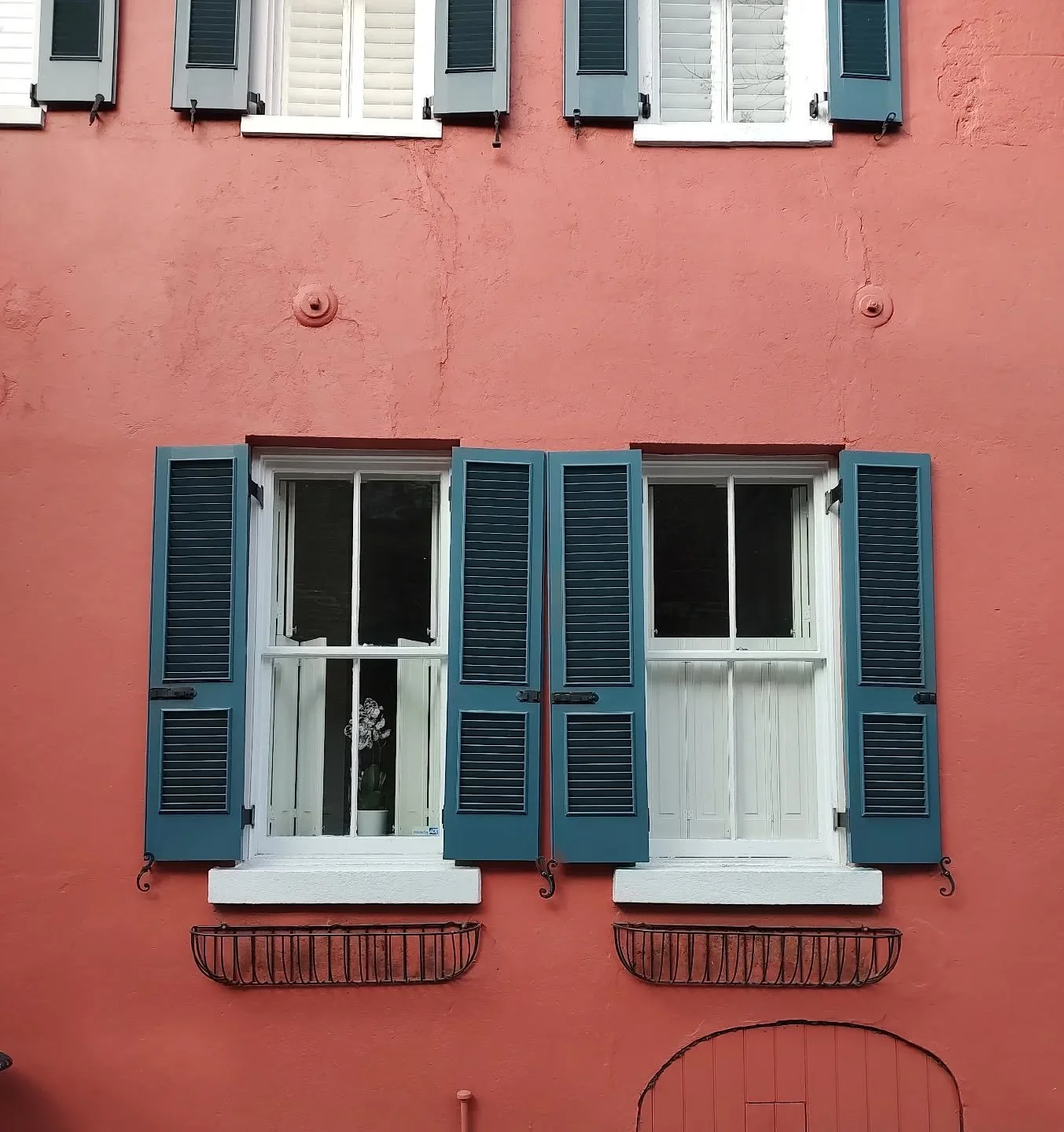 These colors 😍🩵❤️
.
.
#charlestonsc #charleston #southcarolinaliving #southcarolina