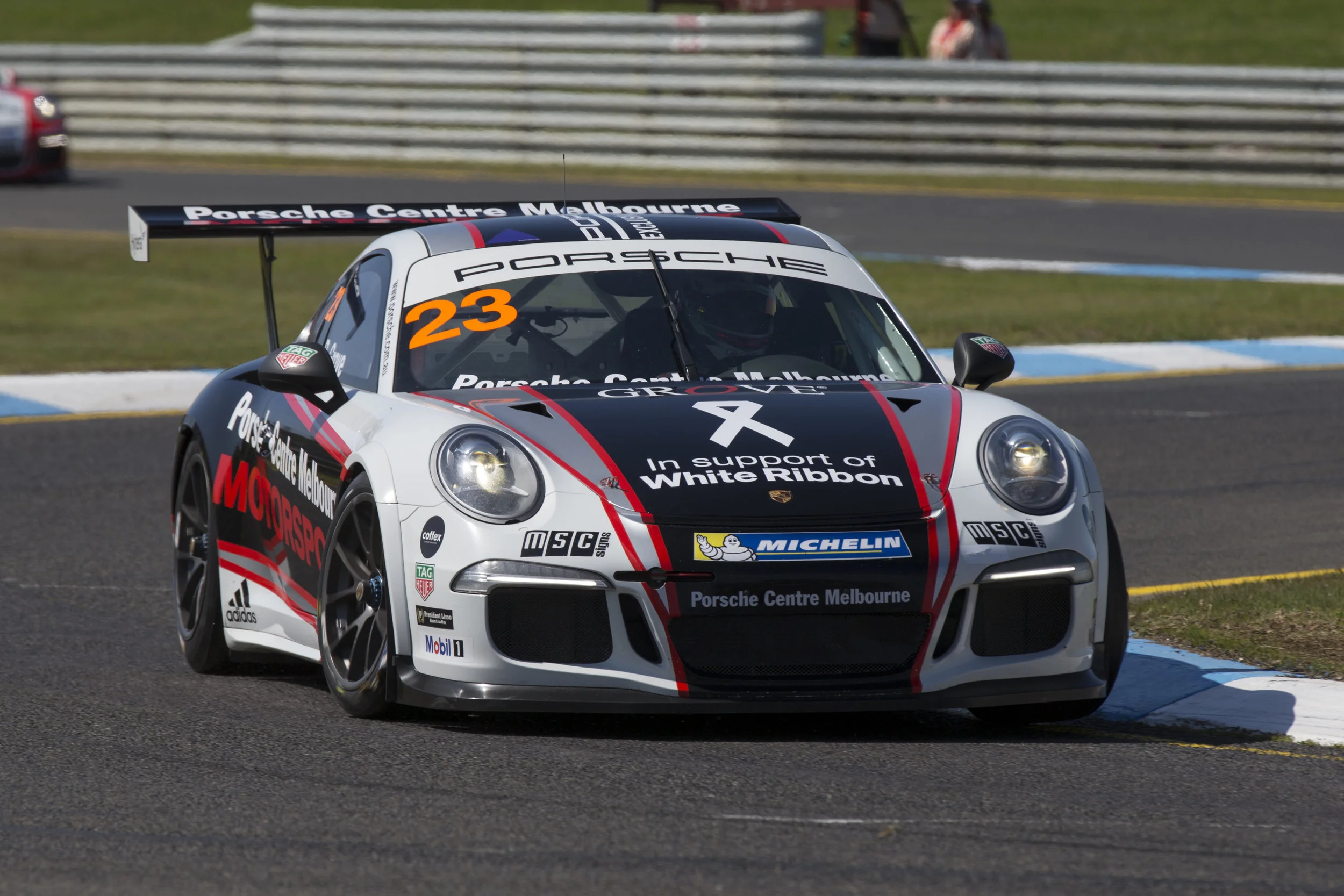 p23-Grove-CarreraCup-R6-2017-3243.jpg