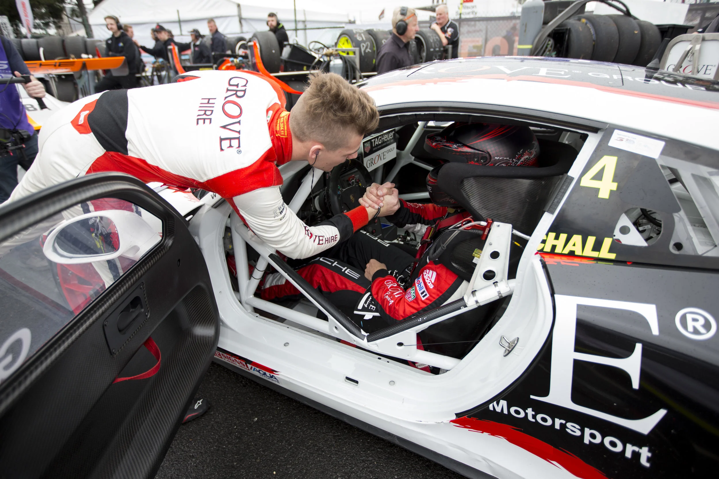 p04-Grove-CarreraCup-R6-2017-1054.jpg
