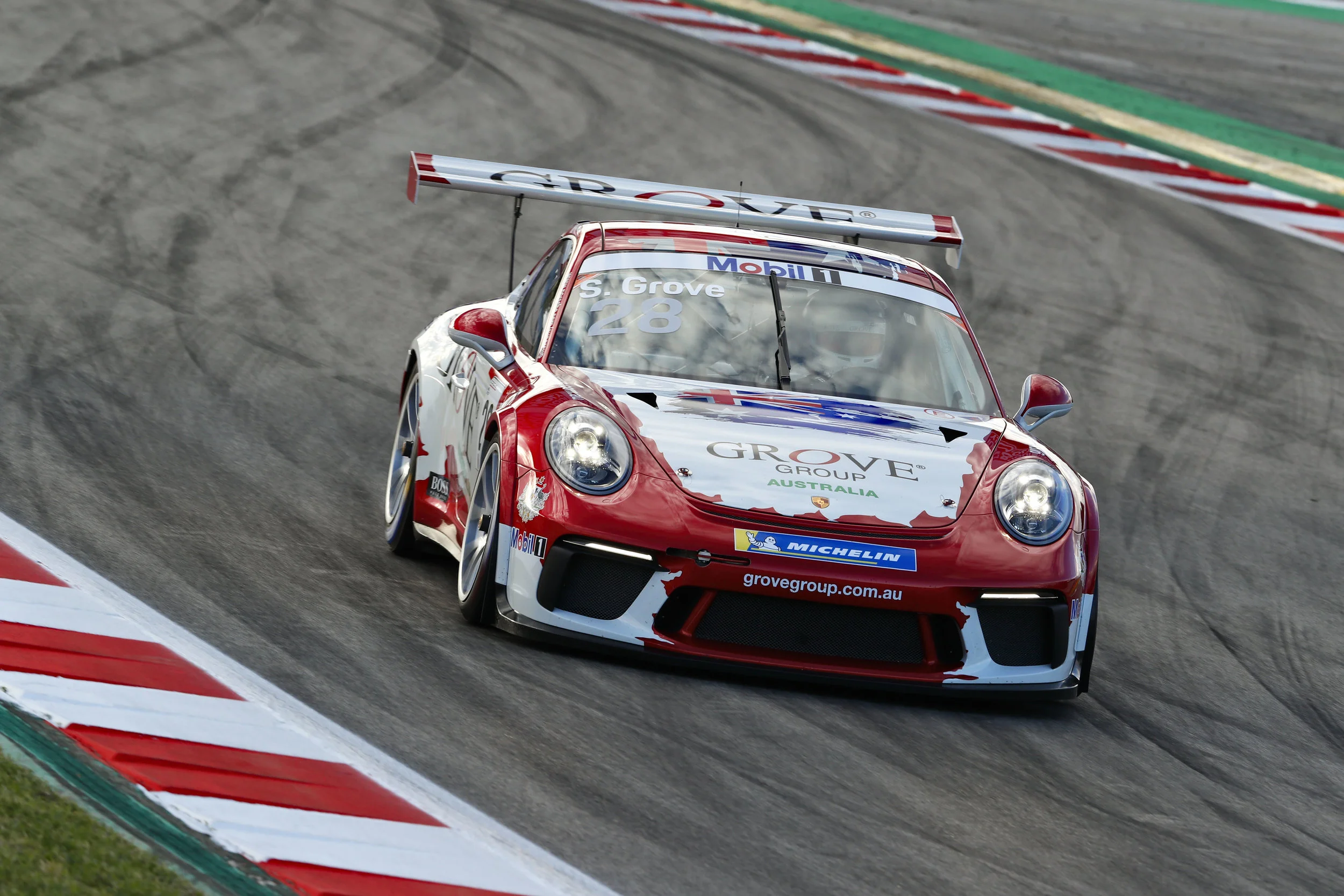 porsche_84995.jpg