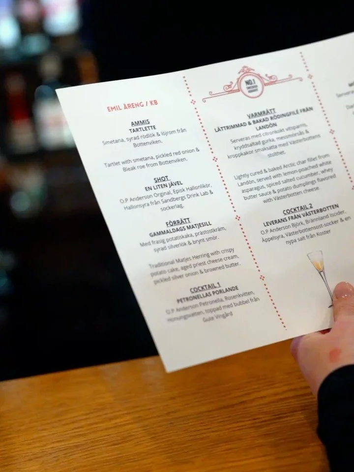 N&auml;r V&auml;sterbotten kom till Stockholm.
D&aring; blev de &aring;ka av!

Dryckesgeniet @emilareng tog i l&ouml;rdags &ouml;ver baren p&aring; KB f&ouml;r en kv&auml;ll vi sent kommer gl&ouml;mma. 

Tillsammans med OP Andersson presenterades en 