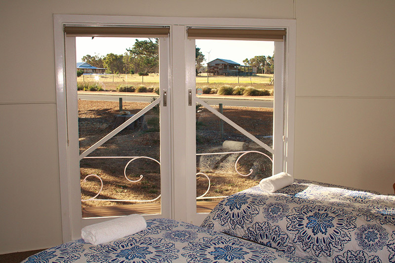 roundh-accom3.jpg