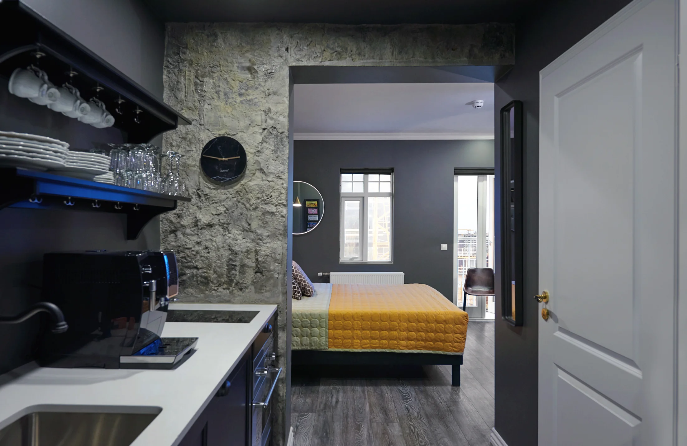 41 - A Townhouse Hotel, Small Studio