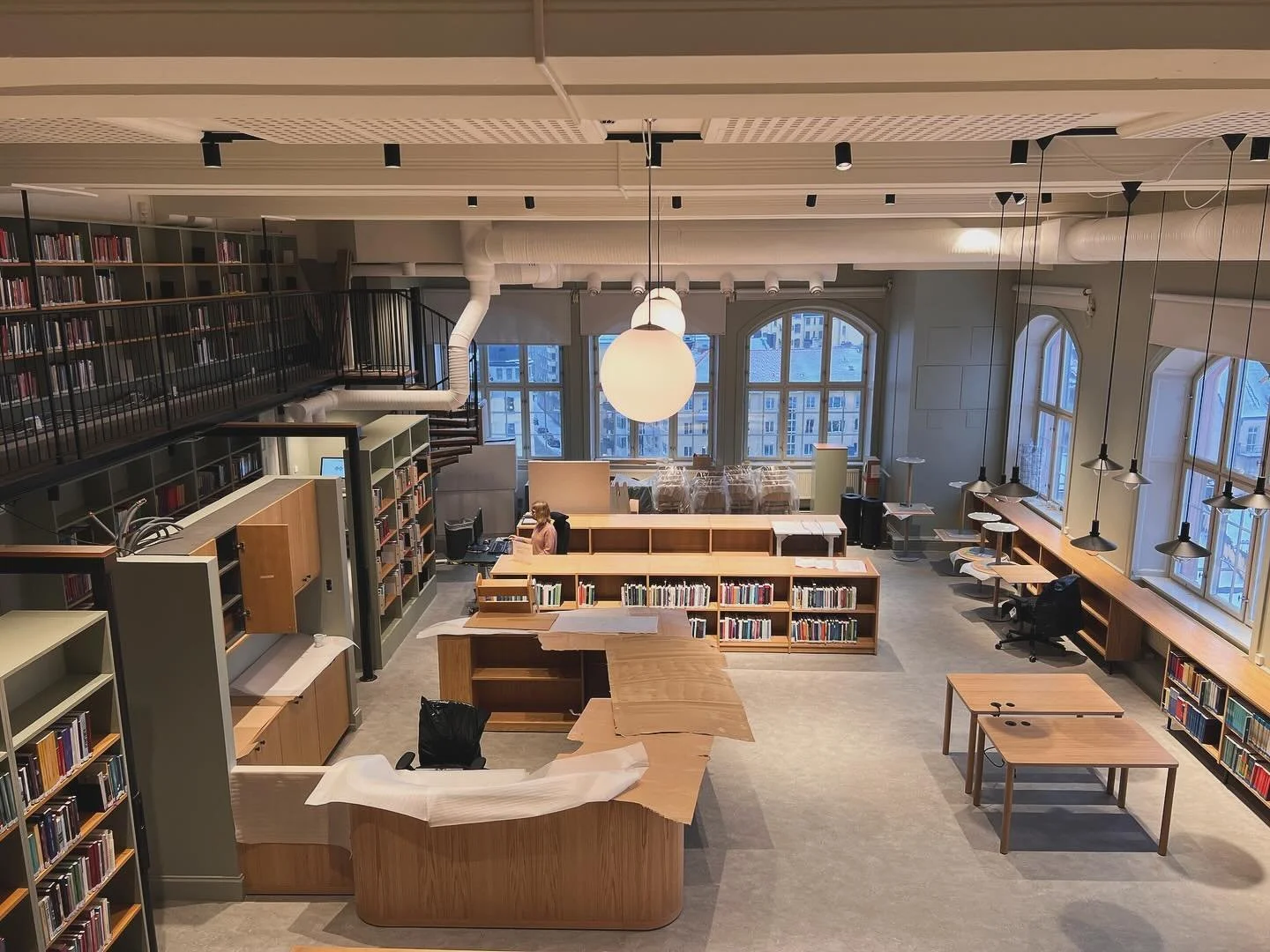 Marie Cederschi&ouml;ld h&ouml;gskolas bibliotek tar ny form. I samarbete med Ljungberg Manrell Arkitektur &amp; Ljusdesign har vi tagit fram f&ouml;rslag p&aring; ny utformning. Biblioteket utg&ouml;r den sista etappen i ombyggnationen av h&ouml;gsk