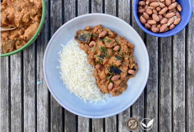 Aubergine in peanut stew 