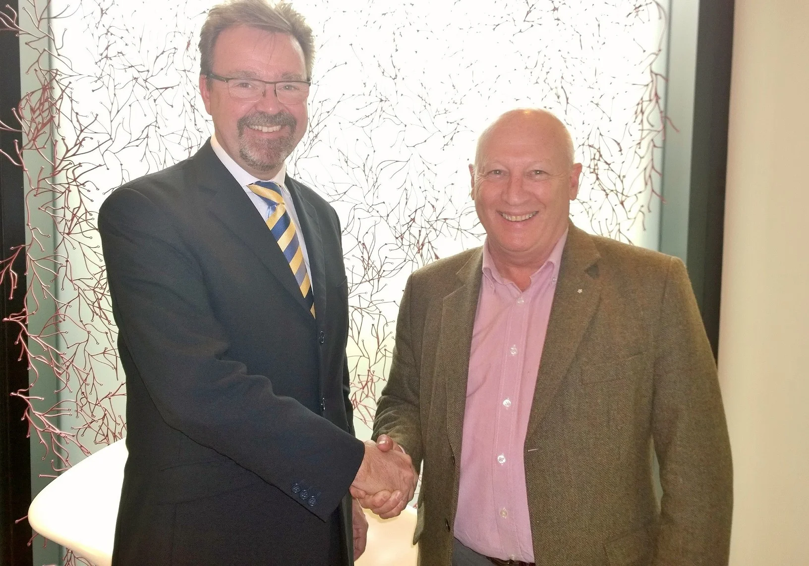 (L) Tom Marchbanksl(R) Steve Forsyth
