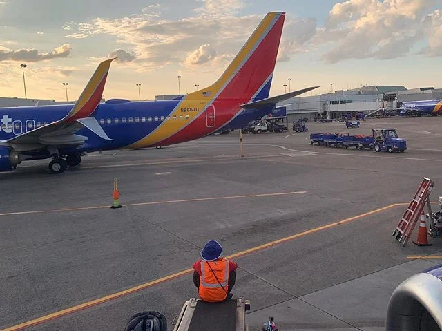 Taking a moment to enjoy the view ✈️ .
.
#airplane #photography #sunset #latergram #airport #hardatwork #work #plane #planes #nashville @southwestair #southwest @flynashville #flynashville #fly