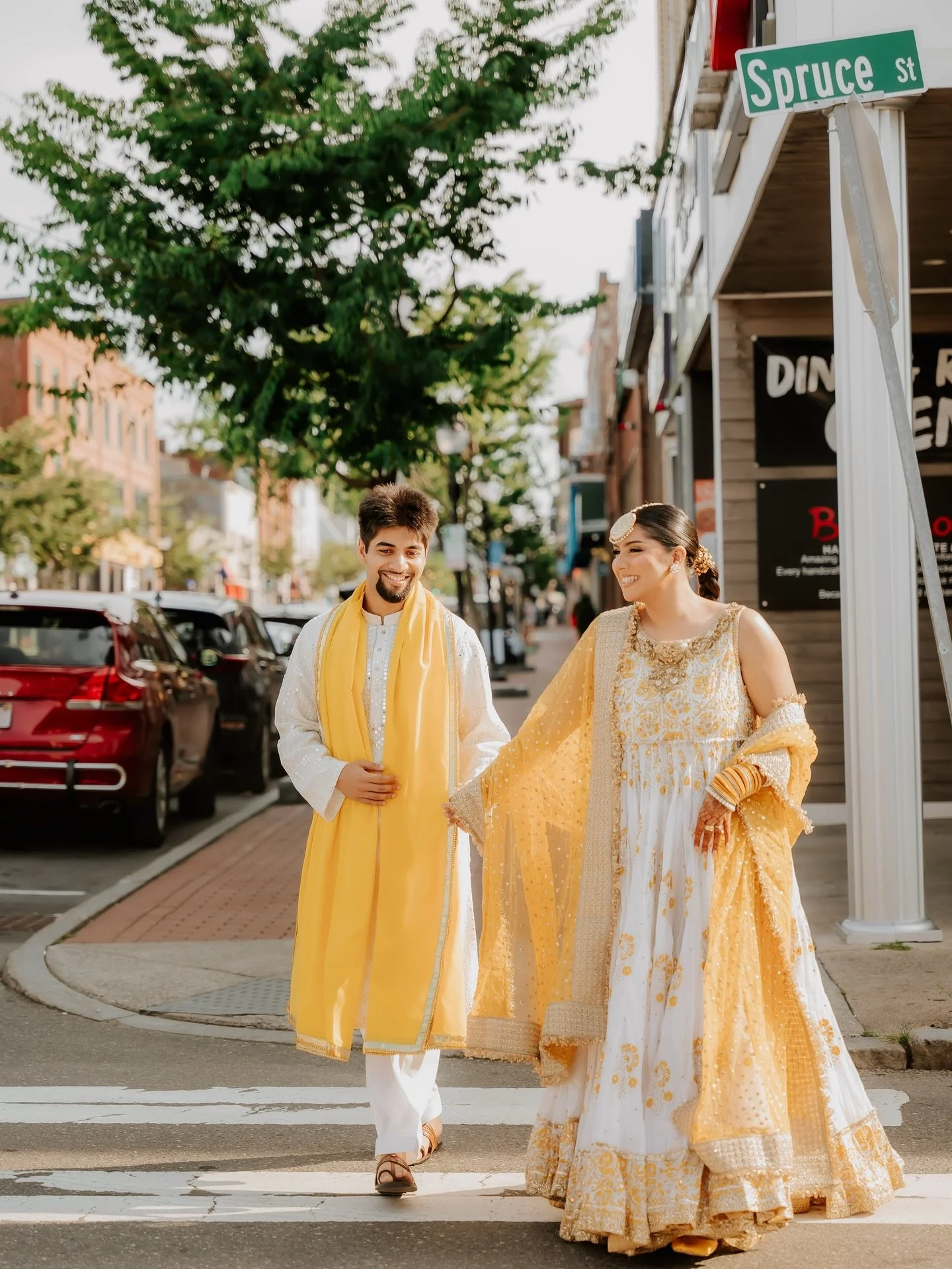 Emaaan &amp; Yusuf&rsquo;s power packed Mehendi night 💛🌻