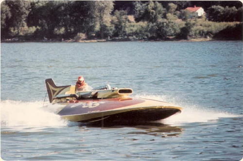1963_U-55_Gale_V_Hull_5855_RC_Boat_Co.com_part_SG1950C_.jpg