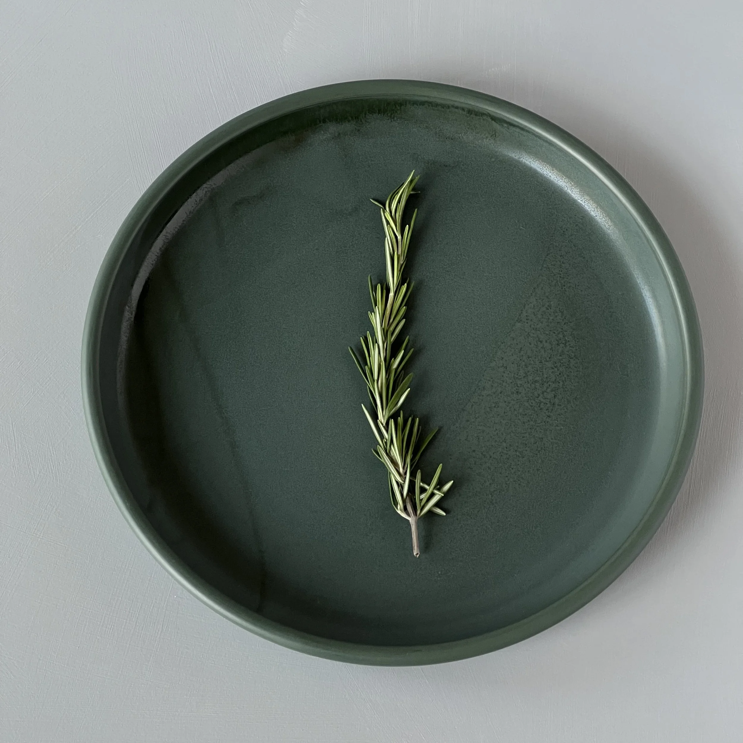 12" serving platter, matte green