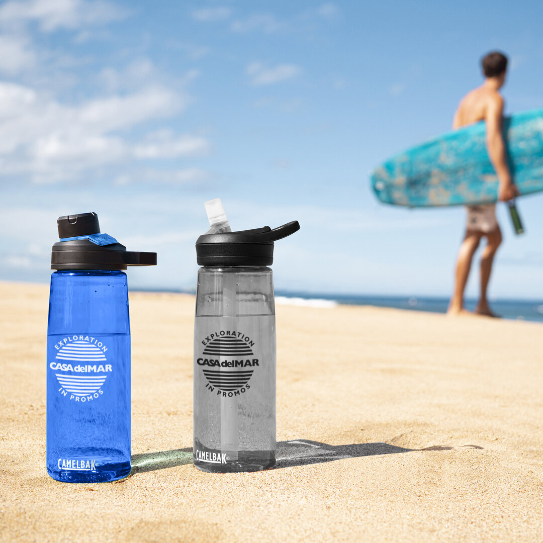 Introducing the CamelBak 25oz Renew Bottle, made from a durable and environmentally friendly material with 50% recycled plastic. This bottle is built to resist shattering, staining, and odors, while its wide mouth design allows for easy filling and c
