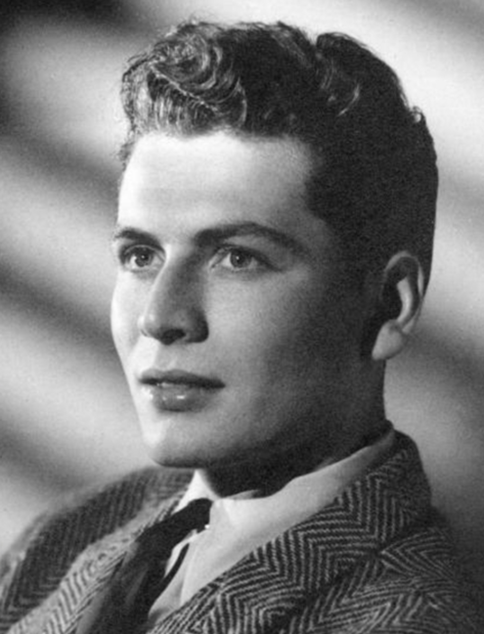 104. Pierre Cardin: Future Fashion Exhibition Review